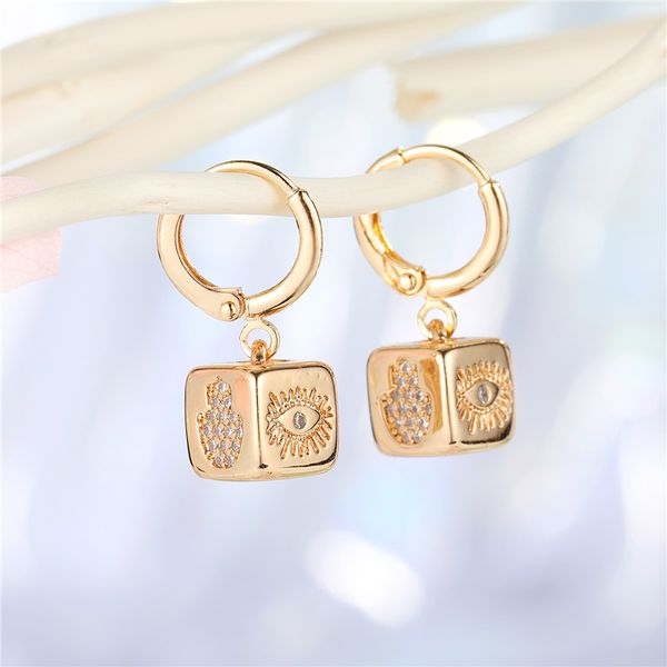 1pair vintage rhinestones dice carving evil eye hoop earrings for women creative crystal fatima hand moon stud earrings jewelry, Golden;silver
1pair vintage rhinestones dice carving evil eye hoop earrings for women creative crystal fatima hand moon stud earrings jewelry, Golden;silver