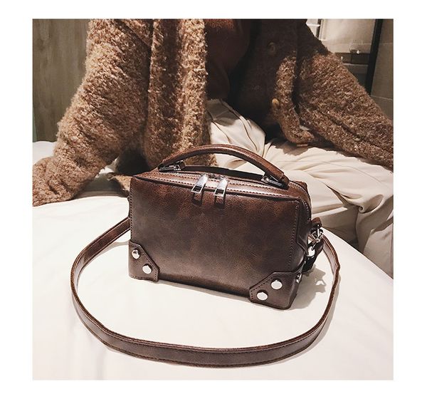 2020 new small boston bag for women retro style shoulder bag women's vintage leather crossbody women briefcase handbag
2020 new small boston bag for women retro style shoulder bag women's vintage leather crossbody women briefcase handbag
