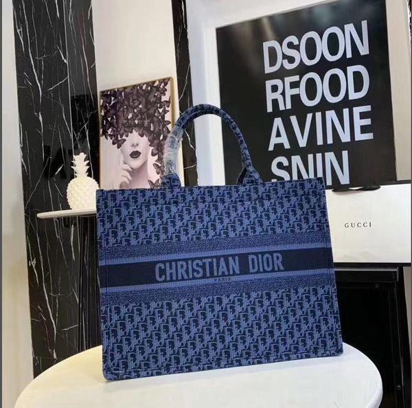 2020 new selling ladies messengerbag fashion printing women's messenger bag shopping bag mobile phone bag
2020 new selling ladies messengerbag fashion printing women's messenger bag shopping bag mobile phone bag