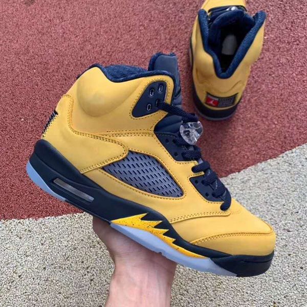 2019 new 5 sp michigan 3m reflect mens basketball shoes suede 5s yellow navy blue sneakers sports trainers with box cq9541-704
2019 new 5 sp michigan 3m reflect mens basketball shoes suede 5s yellow navy blue sneakers sports trainers with box cq9541-704