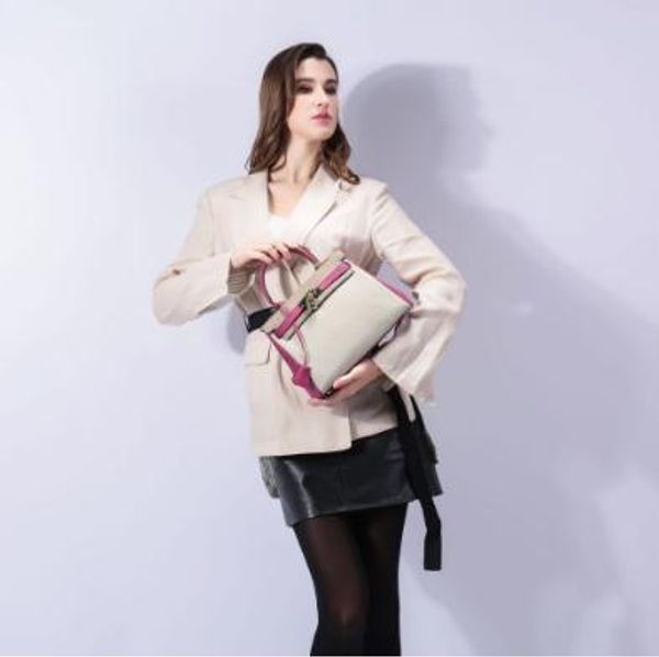 2019 new cowhide one-shouldered oblique cross-body bagaaa322 
2019 new cowhide one-shouldered oblique cross-body bagaaa322
