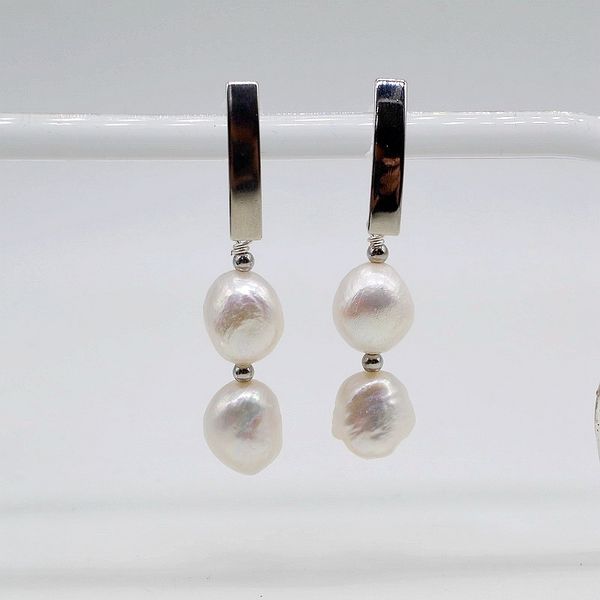 women's sterling silver earrings. white pearl baroque pearl. drop earrings. 925 sterling silver. women's pearl earrings
women's sterling silver earrings. white pearl baroque pearl. drop earrings. 925 sterling silver. women's pearl earrings