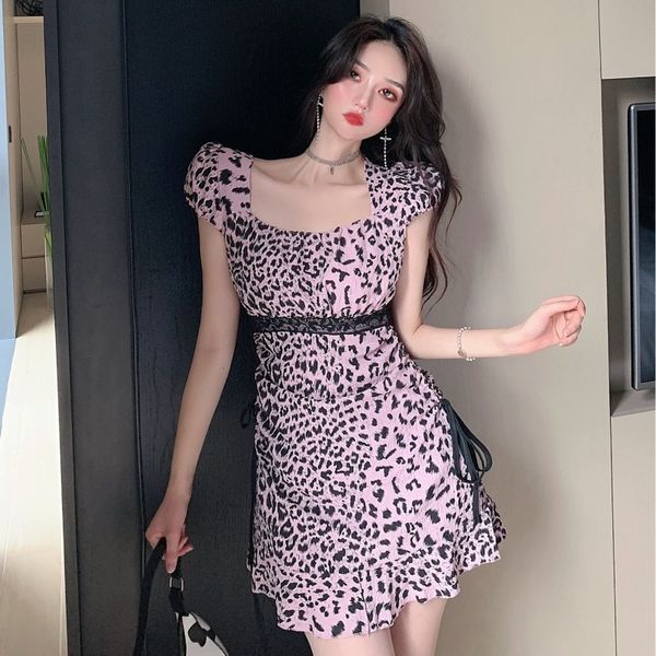 french retro square collar puff sleeve lace stitching leopard waist slimming temperament platycodon grandiflorum dress female summer, White;black
french retro square collar puff sleeve lace stitching leopard waist slimming temperament platycodon grandiflorum dress female summer, White;black