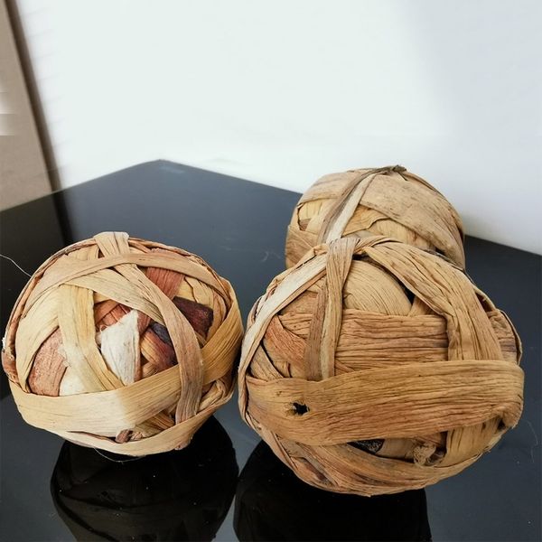 small pet chewing toy natural aquatic plant grass braided ball bunny hamster small pet toy parrot feet standing toys pet toy small animal su
small pet chewing toy natural aquatic plant grass braided ball bunny hamster small pet toy parrot feet standing toys pet toy small animal su