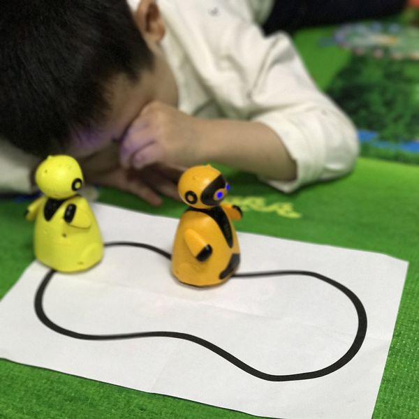 follow any drawn line magic pen toy inductive robot model children kids toy gift truck black track map selfie run electric toy
follow any drawn line magic pen toy inductive robot model children kids toy gift truck black track map selfie run electric toy