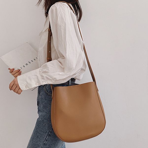 vintage women's 2020 new trendy bucket корейская версия простое плечо большая емкость сумка-мессенджер t200409
vintage women's 2020 new trendy bucket корейская версия простое плечо большая емкость сумка-мессенджер t200409