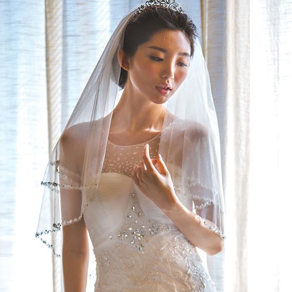 new selling white ivory red champagne yellow wedding veil wrist length two layer bridal veil beaded edge hand nailed beads alloy comb, Black
new selling white ivory red champagne yellow wedding veil wrist length two layer bridal veil beaded edge hand nailed beads alloy comb, Black