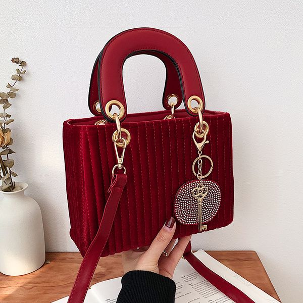 texture bag female 2019 new autumn and winter velvet shoulder messenger bag fashion trend portable small square
texture bag female 2019 new autumn and winter velvet shoulder messenger bag fashion trend portable small square