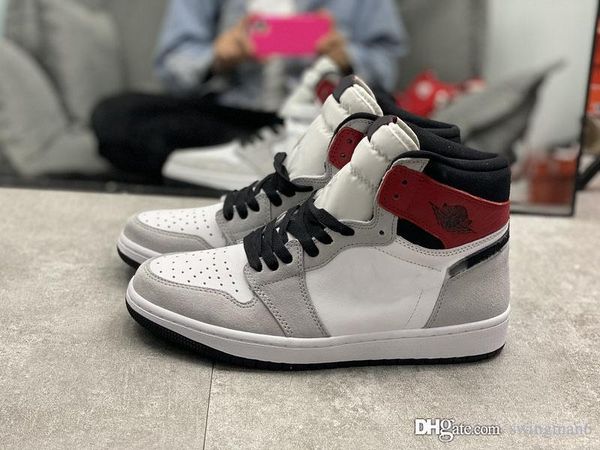 relelase air aauthentic 1 high og retro white black light smoke grey men basketball shoes 555088-126 varsity red sports sneakers with box
relelase air aauthentic 1 high og retro white black light smoke grey men basketball shoes 555088-126 varsity red sports sneakers with box