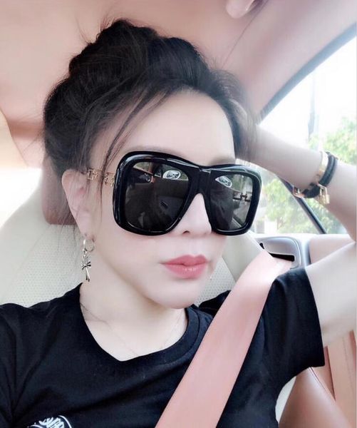 latest selling popular fashion 0499 women sunglasses mens sunglasses men sunglasses gafas de sol sun glasses uv400 lens with box, White;black
latest selling popular fashion 0499 women sunglasses mens sunglasses men sunglasses gafas de sol sun glasses uv400 lens with box, White;black
