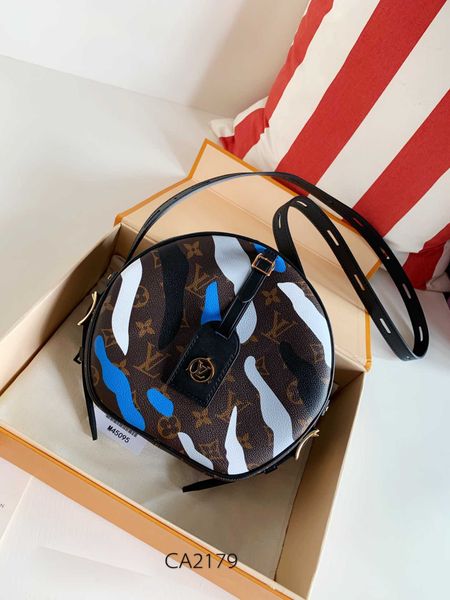 new style women box bag totes fashion letter real leather crossbody shopping bags for ladies size 20*22.5*8cm
new style women box bag totes fashion letter real leather crossbody shopping bags for ladies size 20*22.5*8cm
