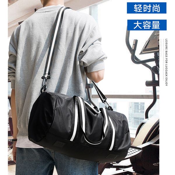 мужская фитнес-сумка дорожная сумка повседневная простая сумка
мужская фитнес-сумка дорожная сумка повседневная простая сумка