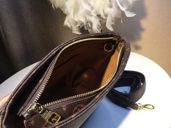 26 leather classic fashion handbag card bag zero wallet men's and women's backpacks single shoulder bag 26
26 leather classic fashion handbag card bag zero wallet men's and women's backpacks single shoulder bag 26