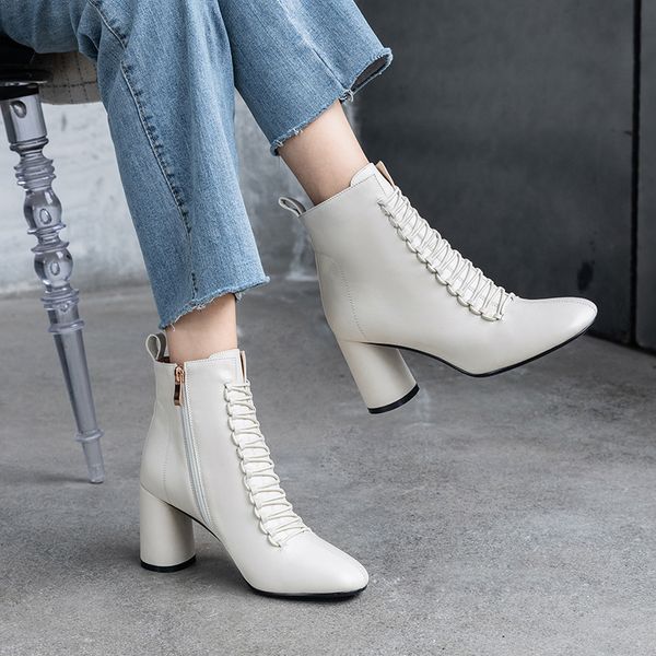woman 2019 season woman boots genuine leather head with short high with boots bandage, Black
woman 2019 season woman boots genuine leather head with short high with boots bandage, Black