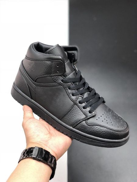 new 2020 running shoes one 1 classical mid 01 all triple black high 1 men women sport sneakers casual trainers sneakers 5-12
new 2020 running shoes one 1 classical mid 01 all triple black high 1 men women sport sneakers casual trainers sneakers 5-12