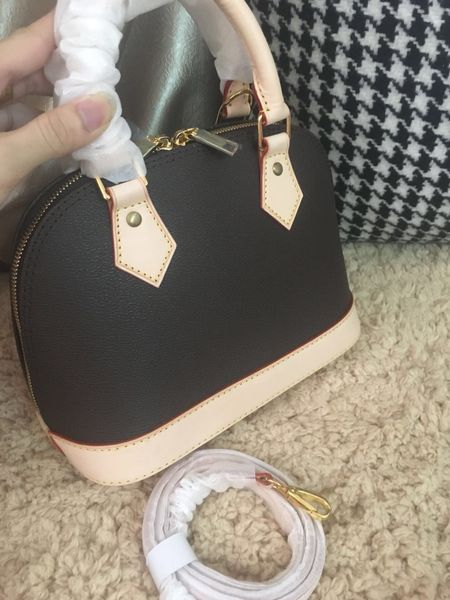 classic 3a acclaimed handbag designer bb shell bag high-end customized quality with detachable shoulder strap single shoulder crossback
classic 3a acclaimed handbag designer bb shell bag high-end customized quality with detachable shoulder strap single shoulder crossback