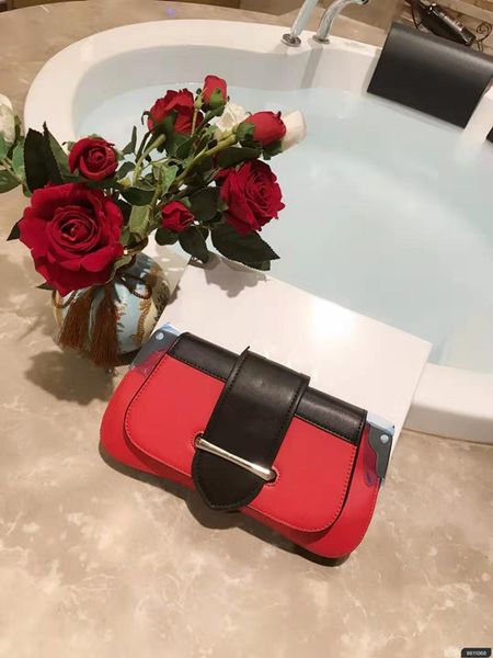 the new 2020 genuine leather saddle woman hand carry aslant retro handbag shoulder bags bucket purses messenger vintage
the new 2020 genuine leather saddle woman hand carry aslant retro handbag shoulder bags bucket purses messenger vintage