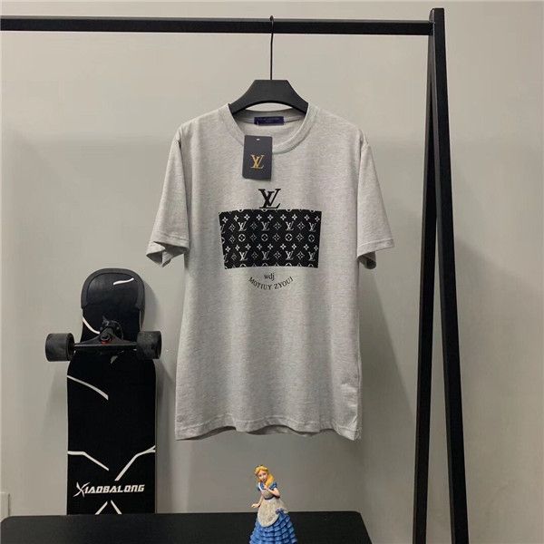 20fw new designs louies vi luxury brands tshirt small logos print classic embroid letters tshirt casual tee men women tshirt 2.16, Gray;blue
20fw new designs louies vi luxury brands tshirt small logos print classic embroid letters tshirt casual tee men women tshirt 2.16, Gray;blue