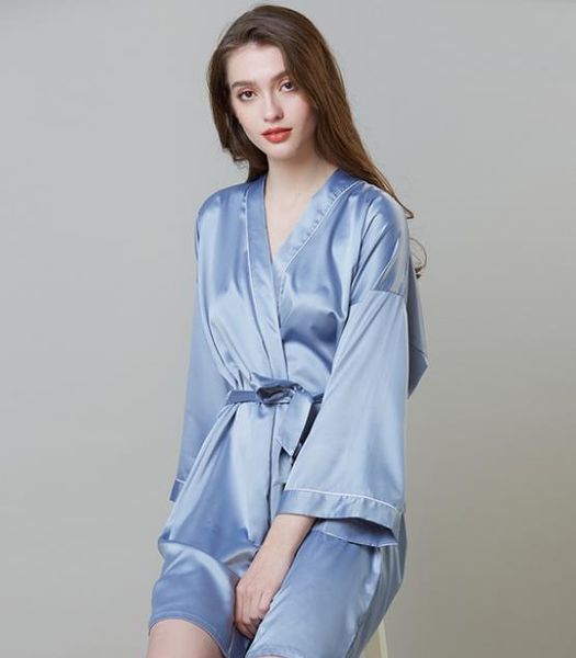 mid-long woman's lady silk simulated home nightgown gown sleeve morning gown ice silk bath clothing women pyjamas selling sleepwear pgr
mid-long woman's lady silk simulated home nightgown gown sleeve morning gown ice silk bath clothing women pyjamas selling sleepwear pgr