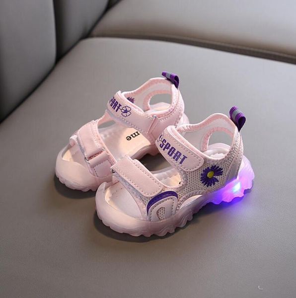 led with light flash girls sandals kids children summer beach shoes floral sweet princess sandals soft wedding fashion cute, Black;red 
led with light flash girls sandals kids children summer beach shoes floral sweet princess sandals soft wedding fashion cute, Black;red