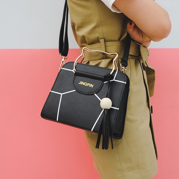 women's shoulder bag slant straddle bag fashion wood bead fringe temperament simple handbag women's
women's shoulder bag slant straddle bag fashion wood bead fringe temperament simple handbag women's