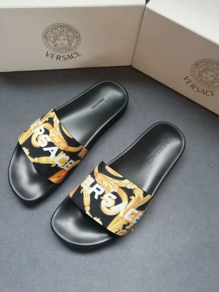 2020 new style men's and women's comfort, fashion, casual designer slippers, pearl effect, golden designer effect, Black
2020 new style men's and women's comfort, fashion, casual designer slippers, pearl effect, golden designer effect, Black
