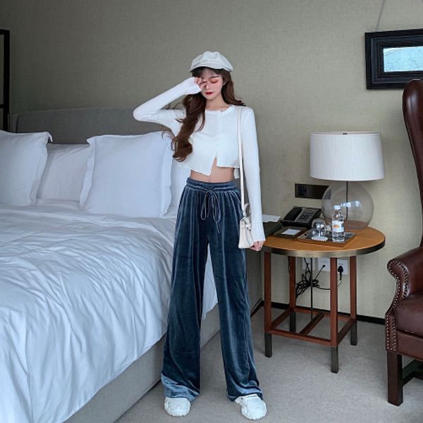 fashion brief woman's autumn wide leg pants casual high waist pants korean gold velvet plus size trousers women, Black;white
fashion brief woman's autumn wide leg pants casual high waist pants korean gold velvet plus size trousers women, Black;white