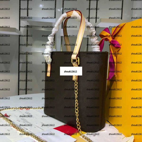 middle ages leather fashion handbags m51172 large capacity practical shoulder diagonal bags women's bags messenger purse(23*21*8cm)5117
middle ages leather fashion handbags m51172 large capacity practical shoulder diagonal bags women's bags messenger purse(23*21*8cm)5117