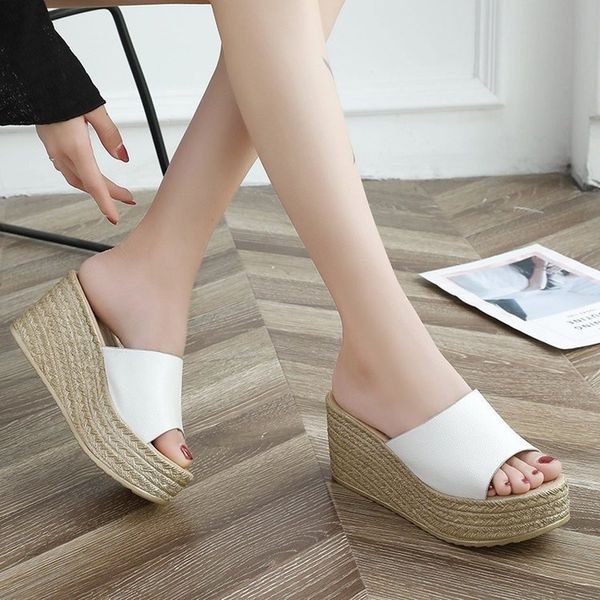 2020 summer new slippers female slope heel thick platform high heel word drag fashion wear wild simple sandals women slides, Black
2020 summer new slippers female slope heel thick platform high heel word drag fashion wear wild simple sandals women slides, Black
