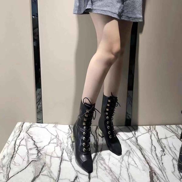 womens luxury designer martin boots lace up pointed toes ankle bootie ladies lambskin & grosgrain clunky heels booties
womens luxury designer martin boots lace up pointed toes ankle bootie ladies lambskin & grosgrain clunky heels booties
