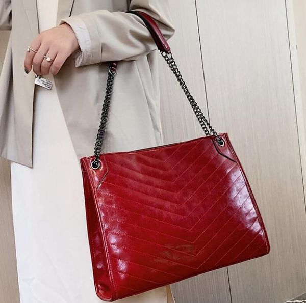 designer handbag chain shoulder messenger bag chain crossbody bags simple retro hand bill shoulder bag fashion female big tote bags/8
designer handbag chain shoulder messenger bag chain crossbody bags simple retro hand bill shoulder bag fashion female big tote bags/8
