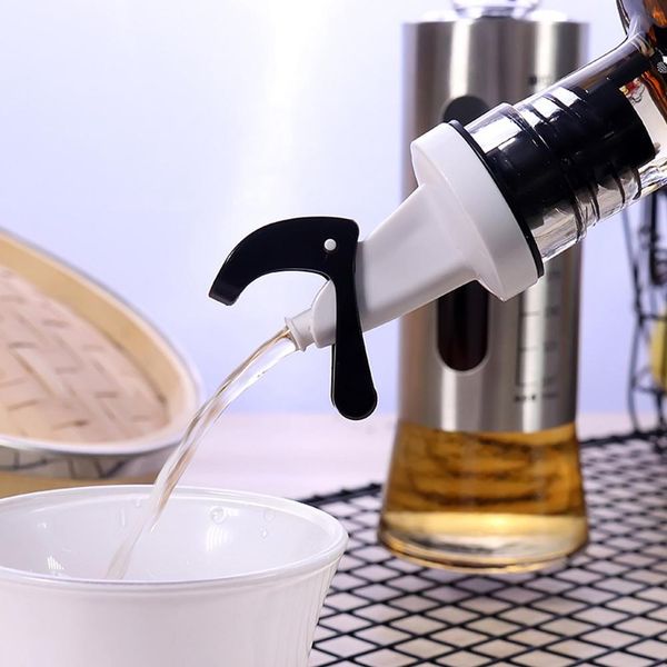 stainless steel transparent glass oil pot large control oil bottle kitchen leak-proof vinegar can sesame oil bottle tank
stainless steel transparent glass oil pot large control oil bottle kitchen leak-proof vinegar can sesame oil bottle tank