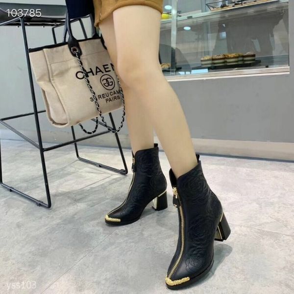 2020 high grade casual custom mid heeled genuine leather shoes women sneaker ankle boot ankle boots, Black
2020 high grade casual custom mid heeled genuine leather shoes women sneaker ankle boot ankle boots, Black
