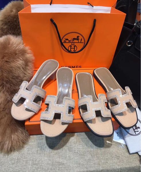 rivet diamond flat slippers brand fashion classic women 2020 new classic girl h letter sheepskin 5cm high heels sandals, Black
rivet diamond flat slippers brand fashion classic women 2020 new classic girl h letter sheepskin 5cm high heels sandals, Black