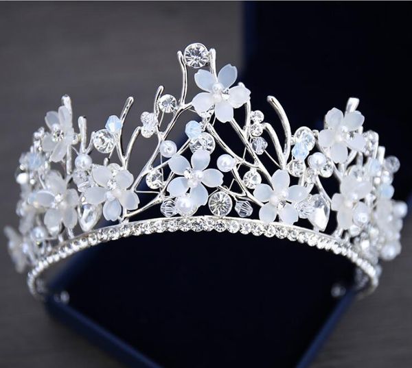 Bling Кристалл Из Бисера Свадебные Короны 2019 Дешевые Свадебные Ювелирные Изделия С Бриллиантами Горный Хрусталь Жемчуг Оголовье Волос Корона Девушки Женщины Выпускного Вечера Диадемы
Bling Кристалл Из Бисера Свадебные Короны 2019 Дешевые Свадебные Ювелирные Изделия С Бриллиантами Горный Хрусталь Жемчуг Оголовье Волос Корона Девушки Женщины Выпускного Вечера Диадемы