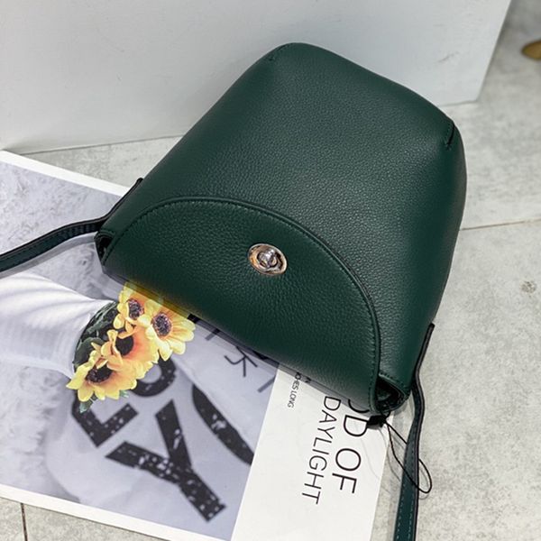 fashion women genuine leather handbag trendy messenger bag female daily lady handbag bag women green color
fashion women genuine leather handbag trendy messenger bag female daily lady handbag bag women green color
