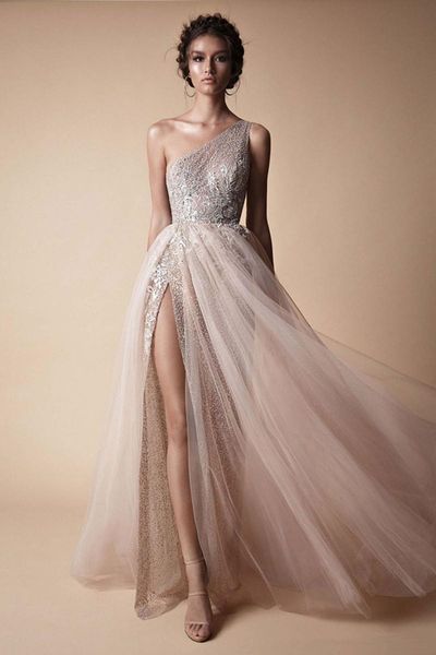 berta 2020 high side split sequined evening dresses bohemian one shoulder lace appliqued prom gowns vestido de novia robes de soiree, Black;red
berta 2020 high side split sequined evening dresses bohemian one shoulder lace appliqued prom gowns vestido de novia robes de soiree, Black;red