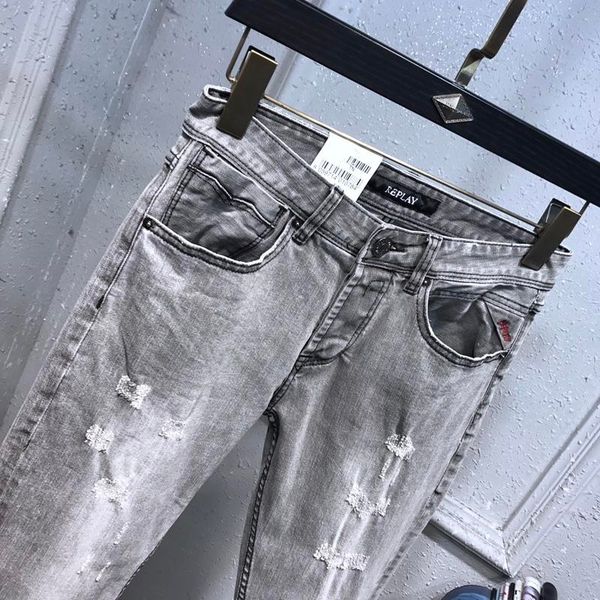2020 new style fashion men's simple summer lightweight rep jeans men's casual solid classic straight denim designer jeans size 29, Blue
2020 new style fashion men's simple summer lightweight rep jeans men's casual solid classic straight denim designer jeans size 29, Blue
