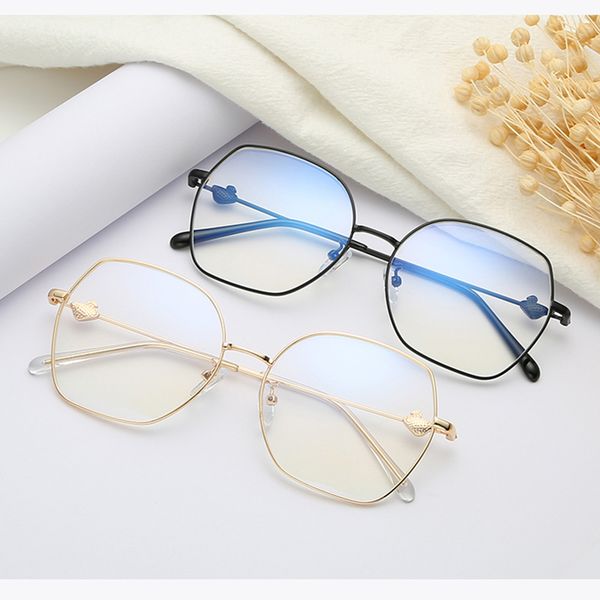blue light blocking computer glasses polygon frame metal square sunglasses women elegant lightweight screen glasses, White;black
blue light blocking computer glasses polygon frame metal square sunglasses women elegant lightweight screen glasses, White;black