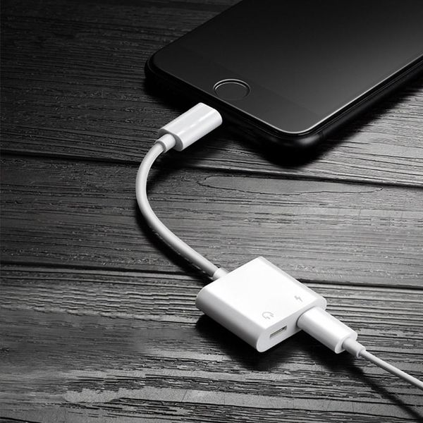 Double jack charging audio adapter converter for iphone x x 7 uppore io 11 12 3 headphone charging plitter for calling charging mu ic 
Double jack charging audio adapter converter for iphone x x 7 uppore io 11 12 3 headphone charging plitter for calling charging mu ic