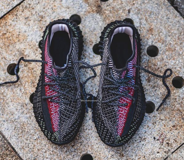 2020 new mens running shoes yechiel women des chaussures kanye v2 west statics 3m reflective zebra walking sports designer sneakers
2020 new mens running shoes yechiel women des chaussures kanye v2 west statics 3m reflective zebra walking sports designer sneakers