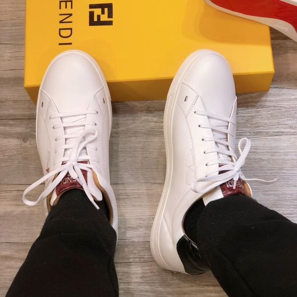 2020 new fashion heels rivets designer red bottom bottoms high heels black silver wedding pumps dress womens womens shoes1111
2020 new fashion heels rivets designer red bottom bottoms high heels black silver wedding pumps dress womens womens shoes1111