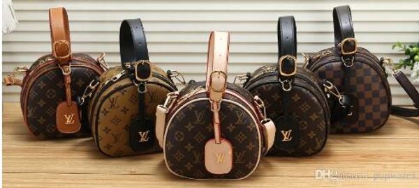 2019 luxury letter round zippy houlder bag de igner leather houlder atchel bag boite chapeau ouple leather pur e cro body handbag
2019 luxury letter round zippy houlder bag de igner leather houlder atchel bag boite chapeau ouple leather pur e cro body handbag