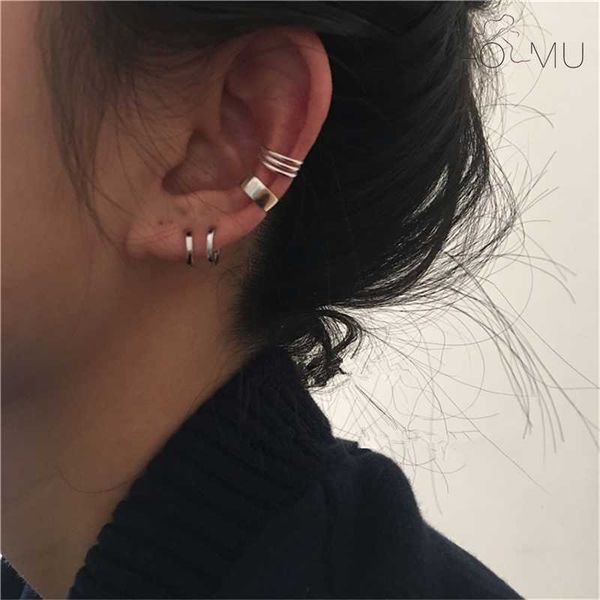 aomu 1pcs minimalist geometric distortion cutout ear cuff purpose clip small metal earrings without piercing for women men 2020, Silver
aomu 1pcs minimalist geometric distortion cutout ear cuff purpose clip small metal earrings without piercing for women men 2020, Silver