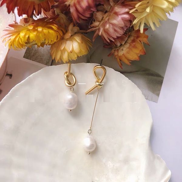 aomu simple knotted metal gold asymmetric natural freshwater pearl long tassel drop earrings for women girl party jewelry gift, Golden
aomu simple knotted metal gold asymmetric natural freshwater pearl long tassel drop earrings for women girl party jewelry gift, Golden