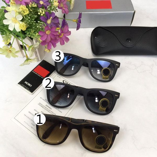 folding fashion sun glasses couple models from men classic uv protection retro round european and american style1, White;black
folding fashion sun glasses couple models from men classic uv protection retro round european and american style1, White;black