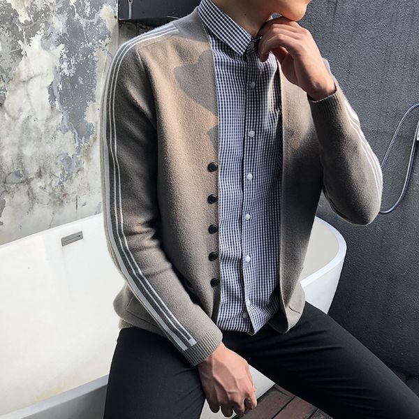 spelling male knitting cardigan loose coat men sweater casual button sweaters long sleeve slim fit pull homme, White;black
spelling male knitting cardigan loose coat men sweater casual button sweaters long sleeve slim fit pull homme, White;black
