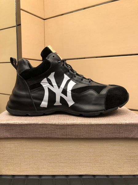 2020 style luxury men's casual driving sports shoes jogging basketball shoes triple fashion design platform vintage men's shoe size 38-44
2020 style luxury men's casual driving sports shoes jogging basketball shoes triple fashion design platform vintage men's shoe size 38-44