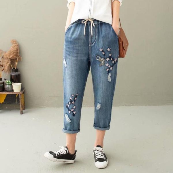 2020 spring women's jeans vintage style stars magpie embroidery hole elastic waist denim cropped pants women r314, Blue
2020 spring women's jeans vintage style stars magpie embroidery hole elastic waist denim cropped pants women r314, Blue