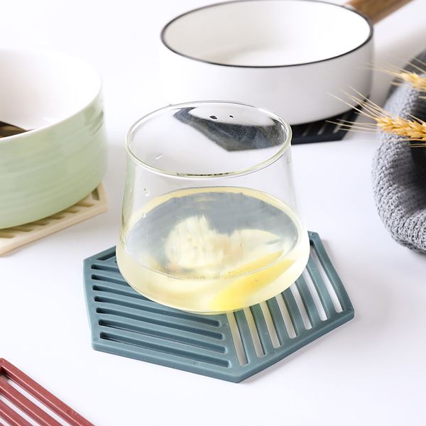 kitchen accessories 2019 multi-layer striped insulation pad non-slip table mat
kitchen accessories 2019 multi-layer striped insulation pad non-slip table mat